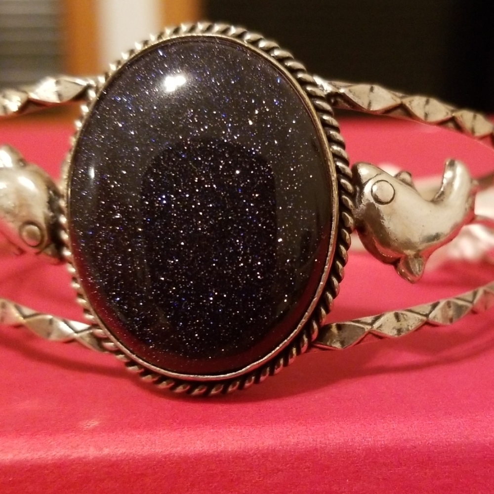 Bangle - Picture 2 of 8